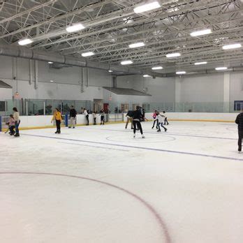 scott rakow youth center ice skating